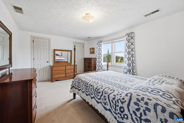 10002 DYKE RD, Stanardsville, VA 22973