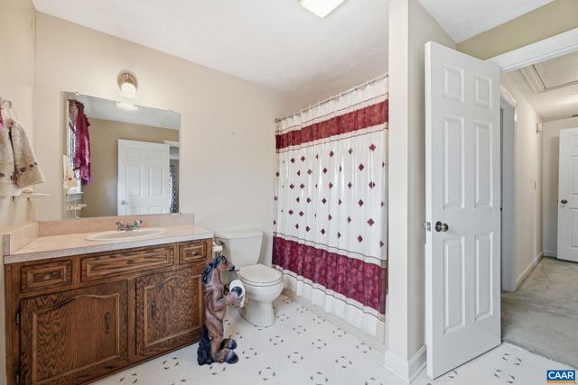 10002 DYKE RD, Stanardsville, VA 22973