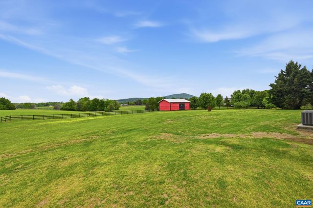 10002 DYKE RD, Stanardsville, VA 22973