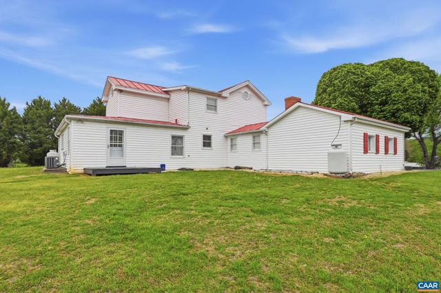 10002 DYKE RD, Stanardsville, VA 22973
