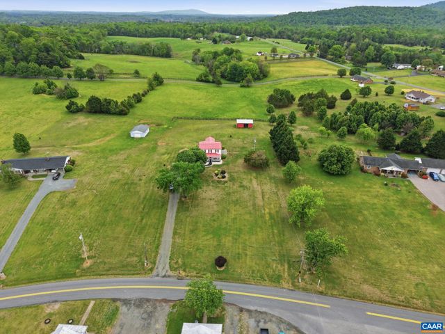 10002 DYKE RD, Stanardsville, VA 22973