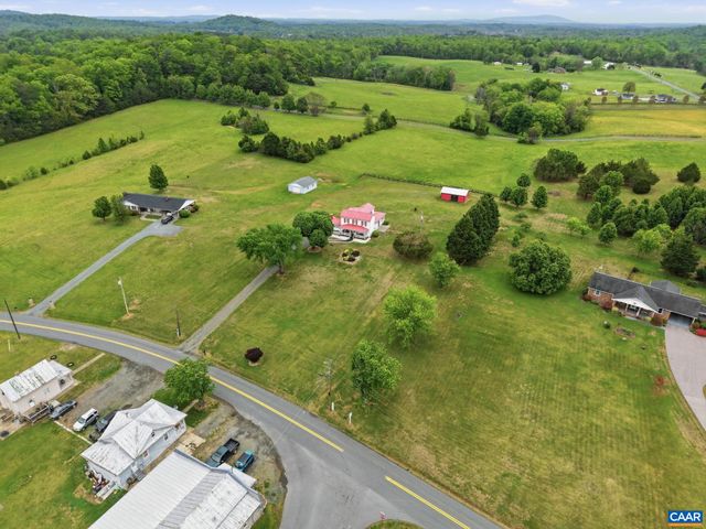 10002 DYKE RD, Stanardsville, VA 22973
