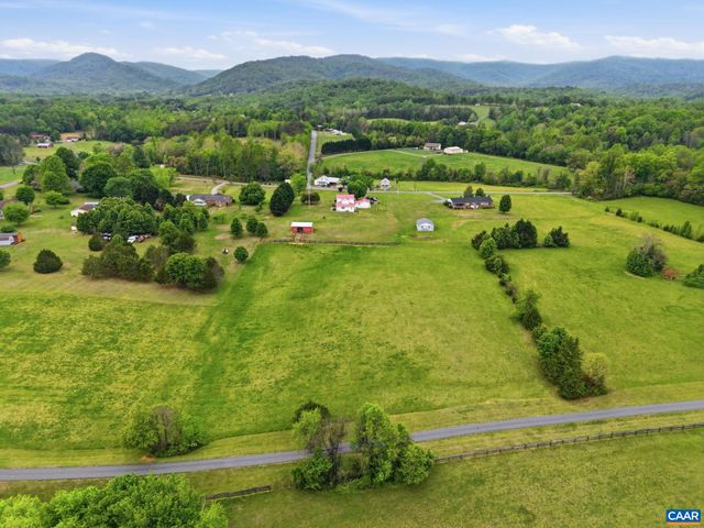 10002 DYKE RD, Stanardsville, VA 22973