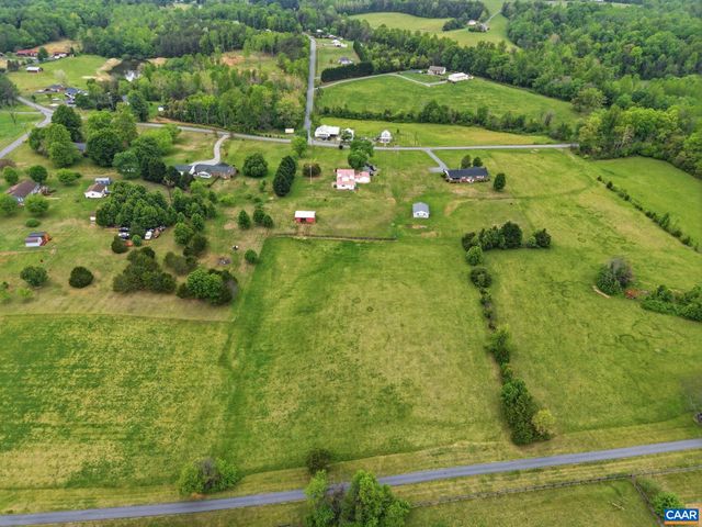 10002 DYKE RD, Stanardsville, VA 22973