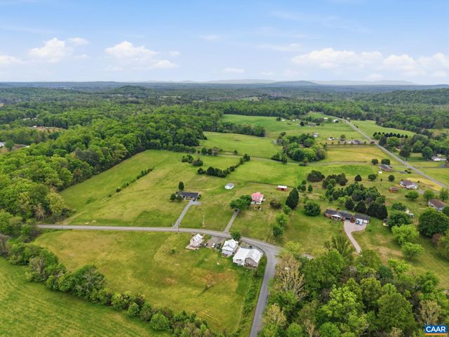 10002 DYKE RD, Stanardsville, VA 22973