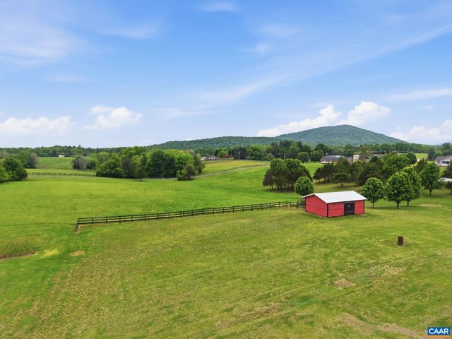 10002 DYKE RD, Stanardsville, VA 22973