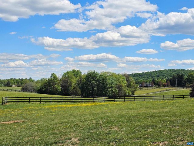 10002 DYKE RD, Stanardsville, VA 22973