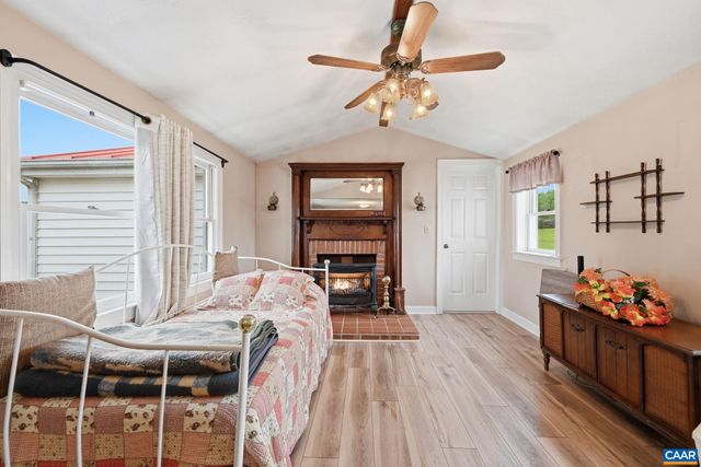 10002 DYKE RD, Stanardsville, VA 22973
