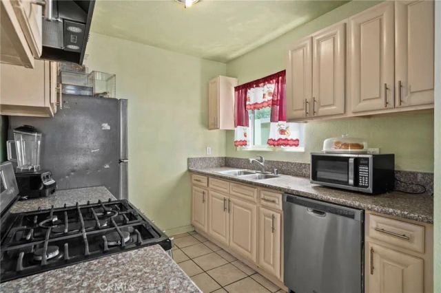 25141 Independent Place, San Bernardino, CA 92404