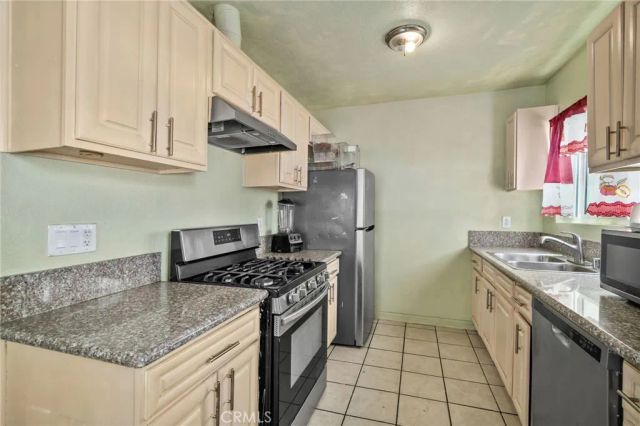 25141 Independent Place, San Bernardino, CA 92404