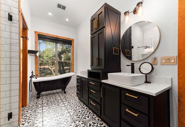 967 FALCONWOOD DR, San Marcos, TX 78666