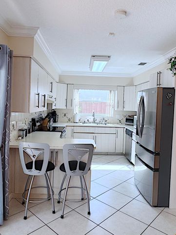310 SE 4TH Terrace, Dania Beach, FL 33004