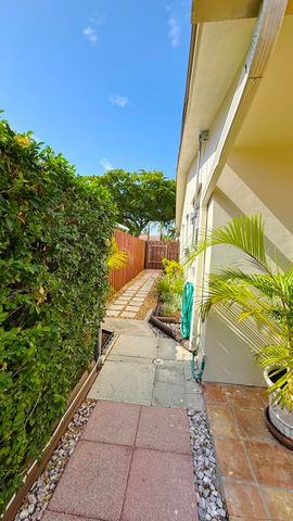 310 SE 4TH Terrace, Dania Beach, FL 33004