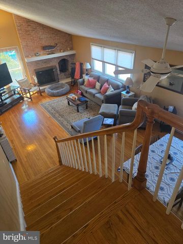 351 W 10TH ST, Ship Bottom, NJ 08008