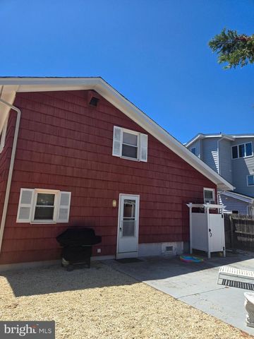 351 W 10TH ST, Ship Bottom, NJ 08008