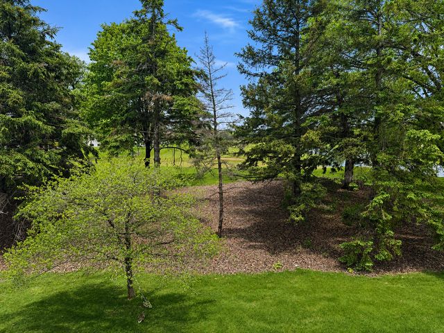 4233 93rd Avenue N, Brooklyn Park, MN 55443
