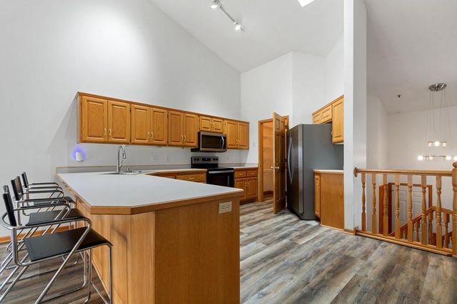 4233 93rd Avenue N, Brooklyn Park, MN 55443