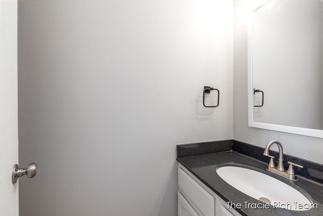 2670 Ridgecroft Drive, Grand Rapids, MI 49546