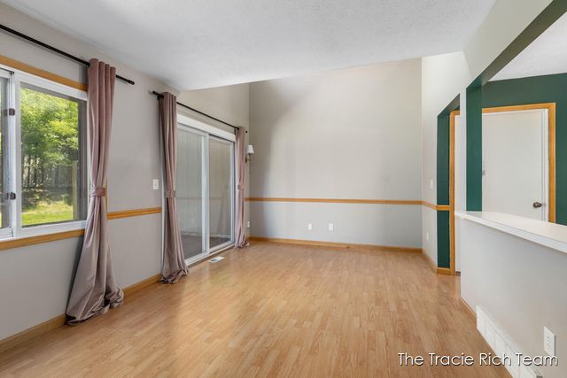 2670 Ridgecroft Drive, Grand Rapids, MI 49546