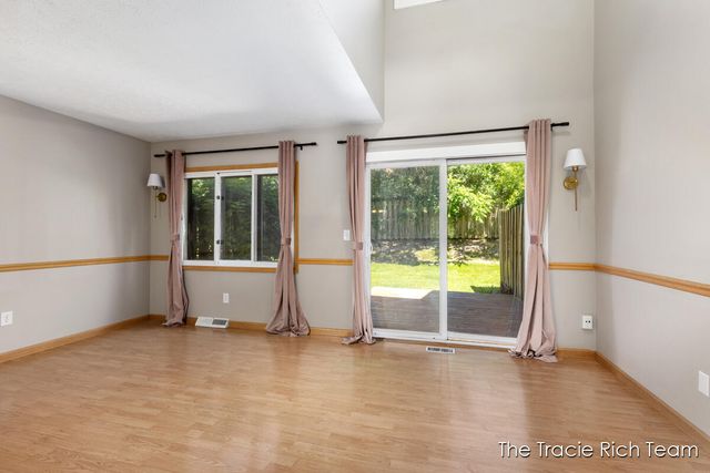 2670 Ridgecroft Drive, Grand Rapids, MI 49546