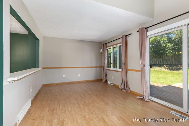 2670 Ridgecroft Drive, Grand Rapids, MI 49546