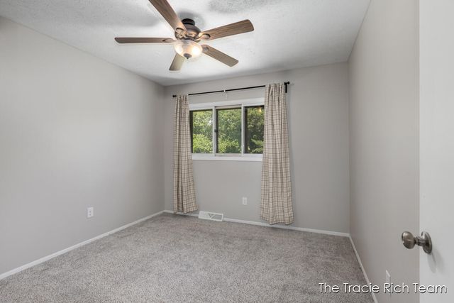 2670 Ridgecroft Drive, Grand Rapids, MI 49546