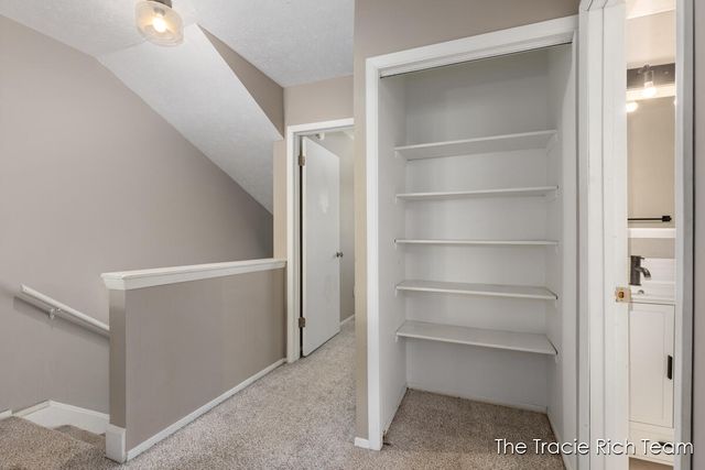 2670 Ridgecroft Drive, Grand Rapids, MI 49546