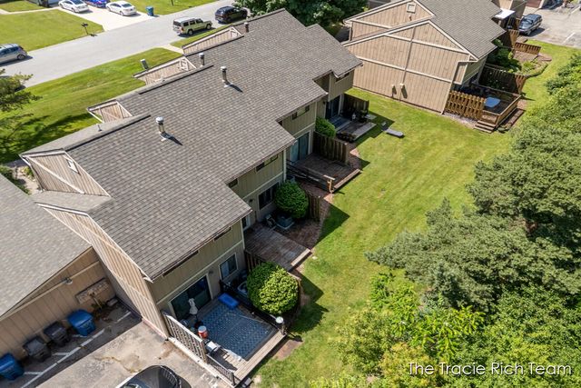2670 Ridgecroft Drive, Grand Rapids, MI 49546