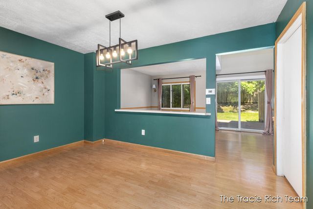 2670 Ridgecroft Drive, Grand Rapids, MI 49546