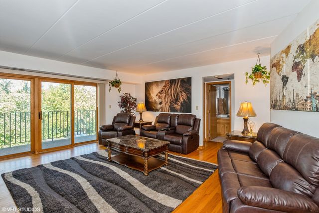 10228 Southwest Highway 2D, Chicago Ridge, IL 60415