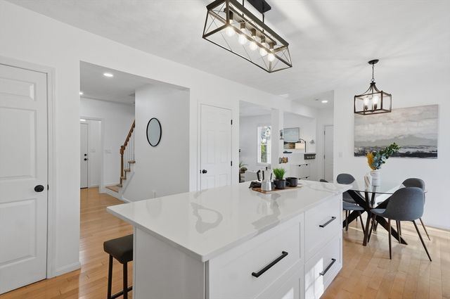 8 Coolidge Street, Westford, MA 01886
