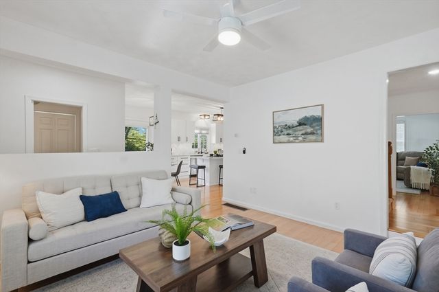 8 Coolidge Street, Westford, MA 01886