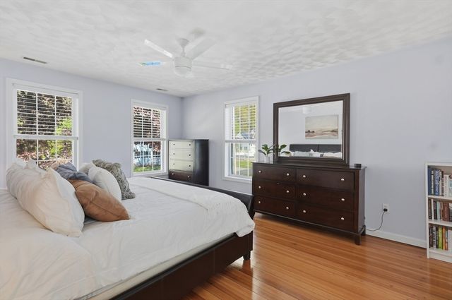 8 Coolidge Street, Westford, MA 01886