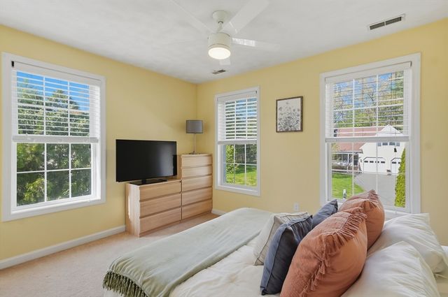 8 Coolidge Street, Westford, MA 01886
