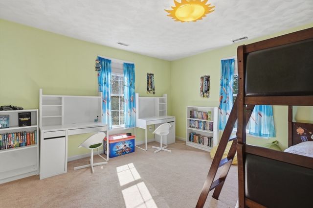 8 Coolidge Street, Westford, MA 01886