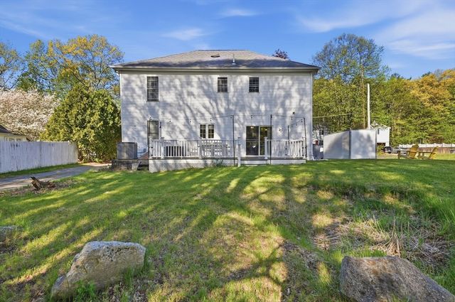 8 Coolidge Street, Westford, MA 01886