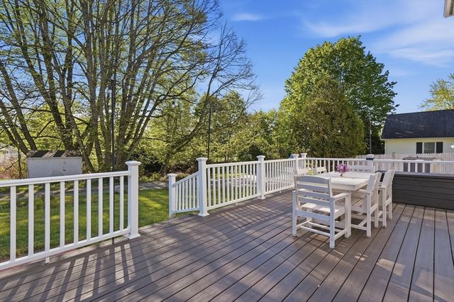8 Coolidge Street, Westford, MA 01886
