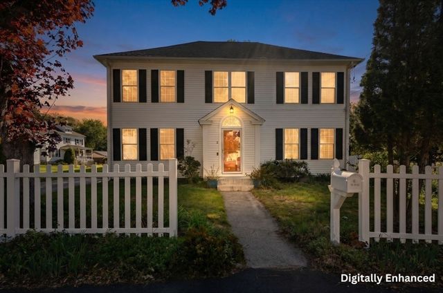 8 Coolidge Street, Westford, MA 01886