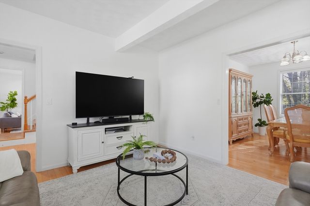 8 Coolidge Street, Westford, MA 01886