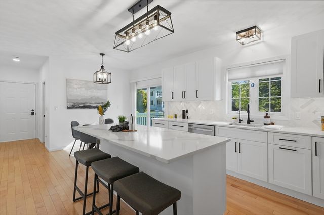 8 Coolidge Street, Westford, MA 01886