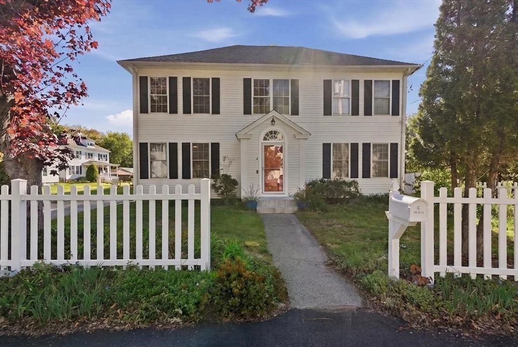 8 Coolidge Street, Westford, MA 01886