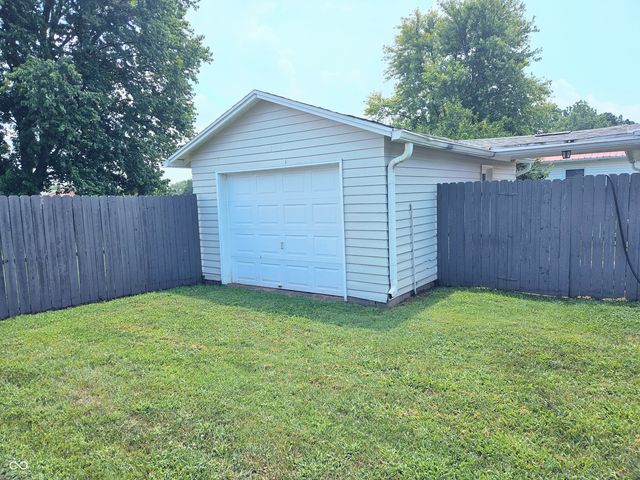 213 Franklin Street, Edinburgh, IN 46124