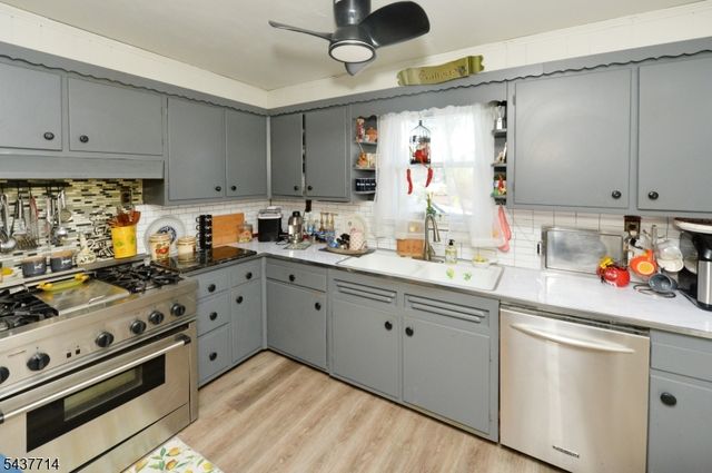 18 Parker Ave, Hawthorne Boro, NJ 07506