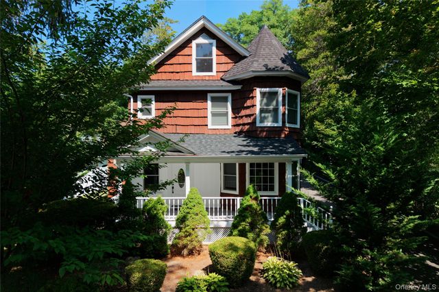 193 Woodbury Road, Woodbury, NY 11797