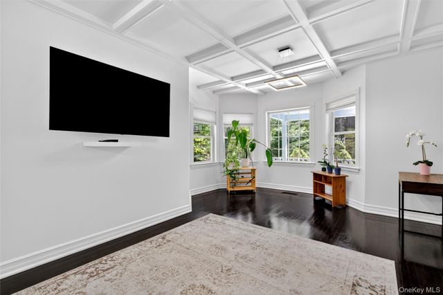 193 Woodbury Road, Woodbury, NY 11797
