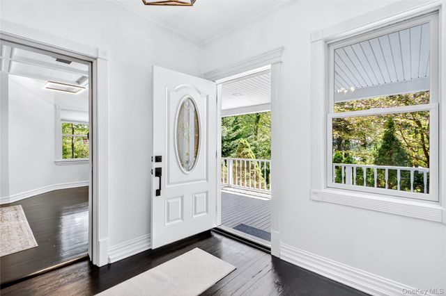 193 Woodbury Road, Woodbury, NY 11797