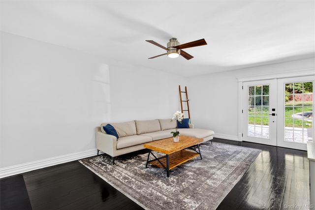 193 Woodbury Road, Woodbury, NY 11797
