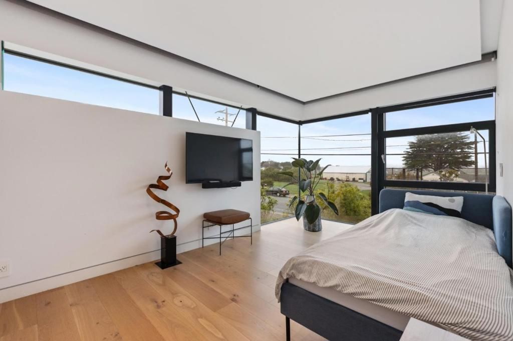 Image 30 of property listing at 324 Kelly Avenue, Half Moon Bay, CA 94019