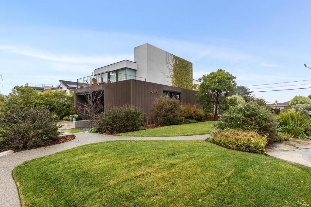 Image 37 of property listing at 324 Kelly Avenue, Half Moon Bay, CA 94019