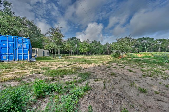 519 Sunflower Lane, New Ulm, TX 78950